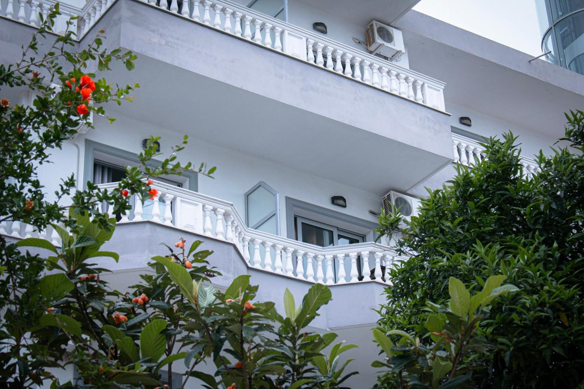 Hotel Fron Sarande Exterior photo
