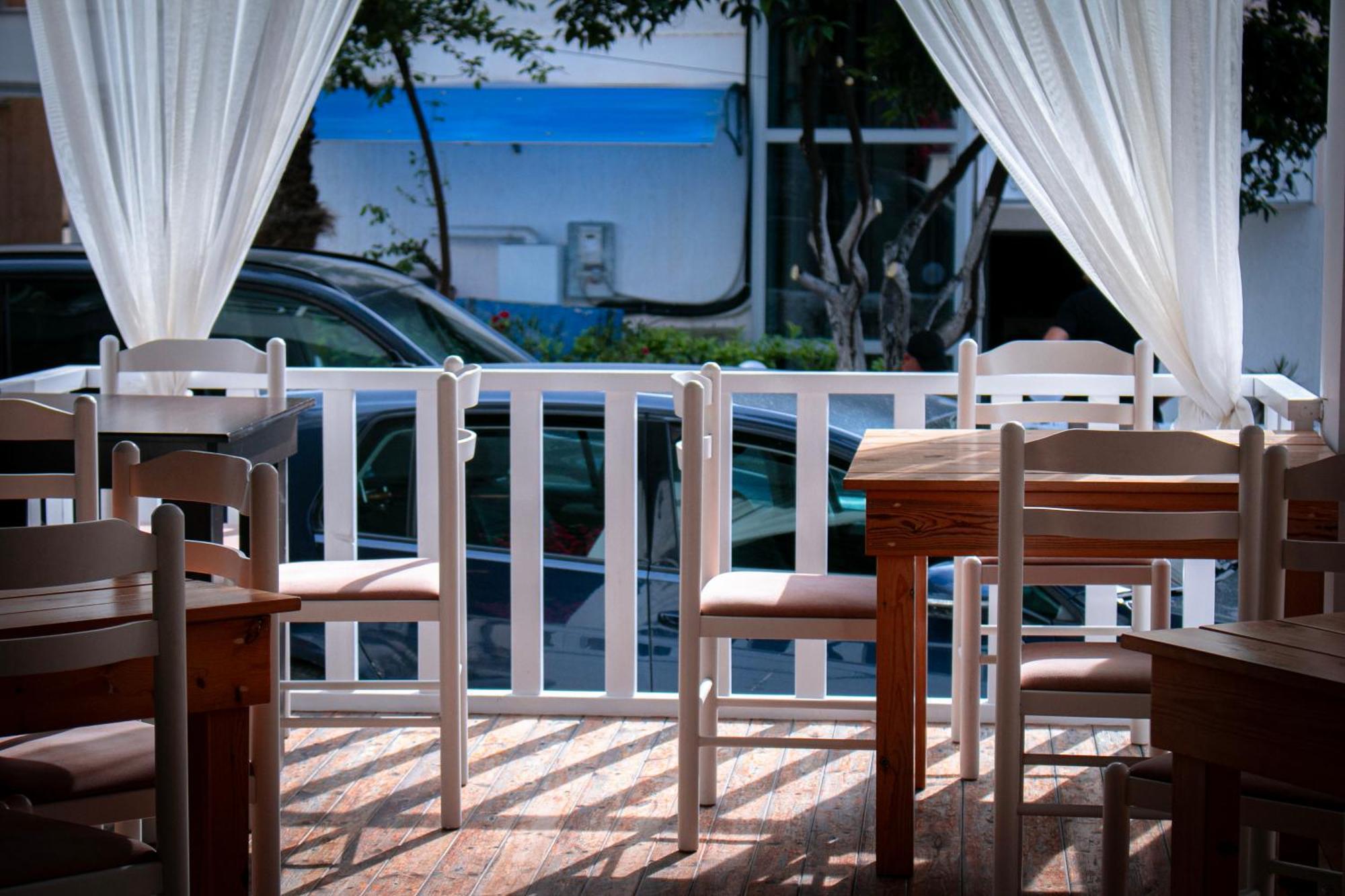 Hotel Fron Sarande Exterior photo