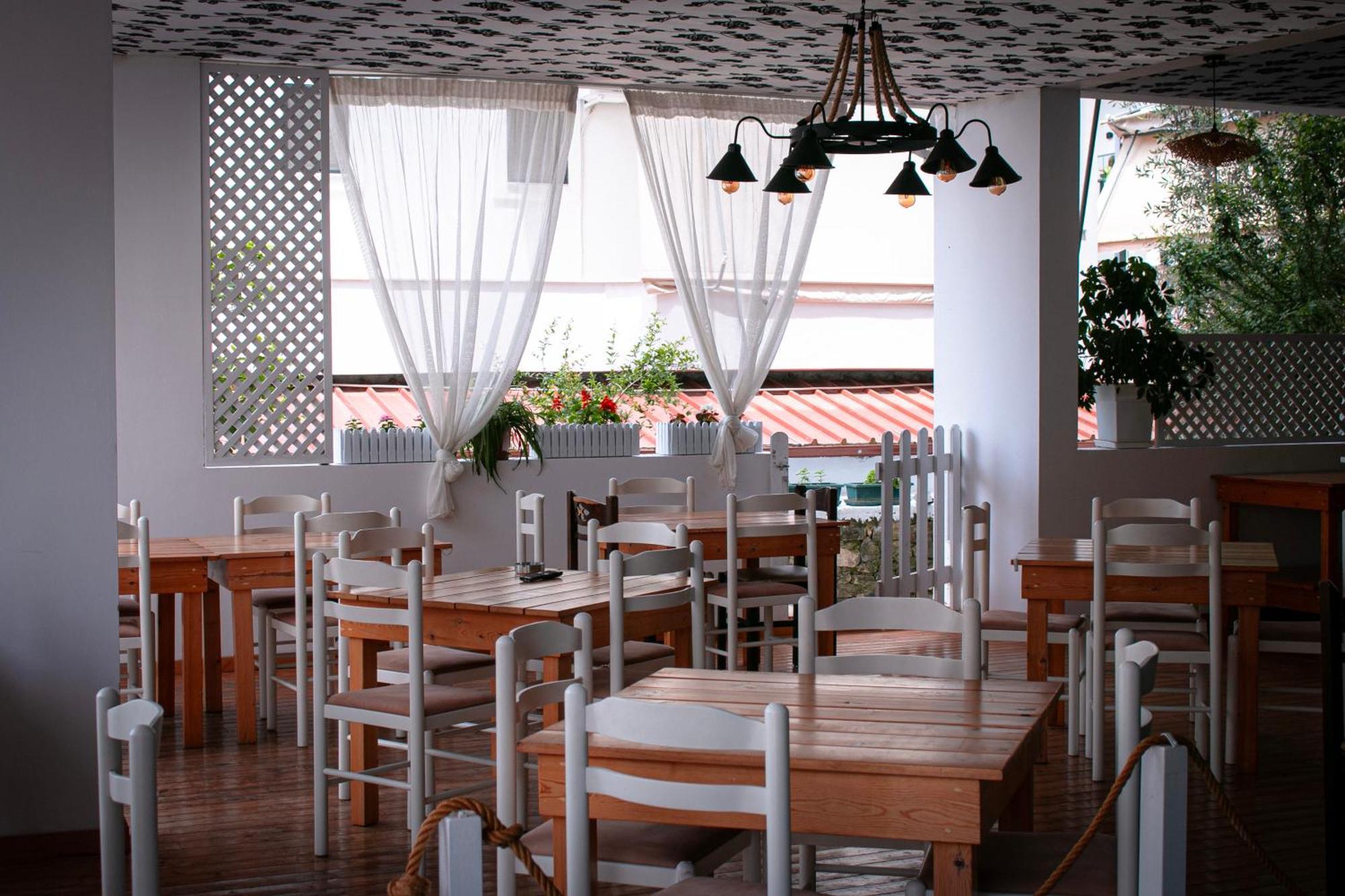 Hotel Fron Sarande Exterior photo
