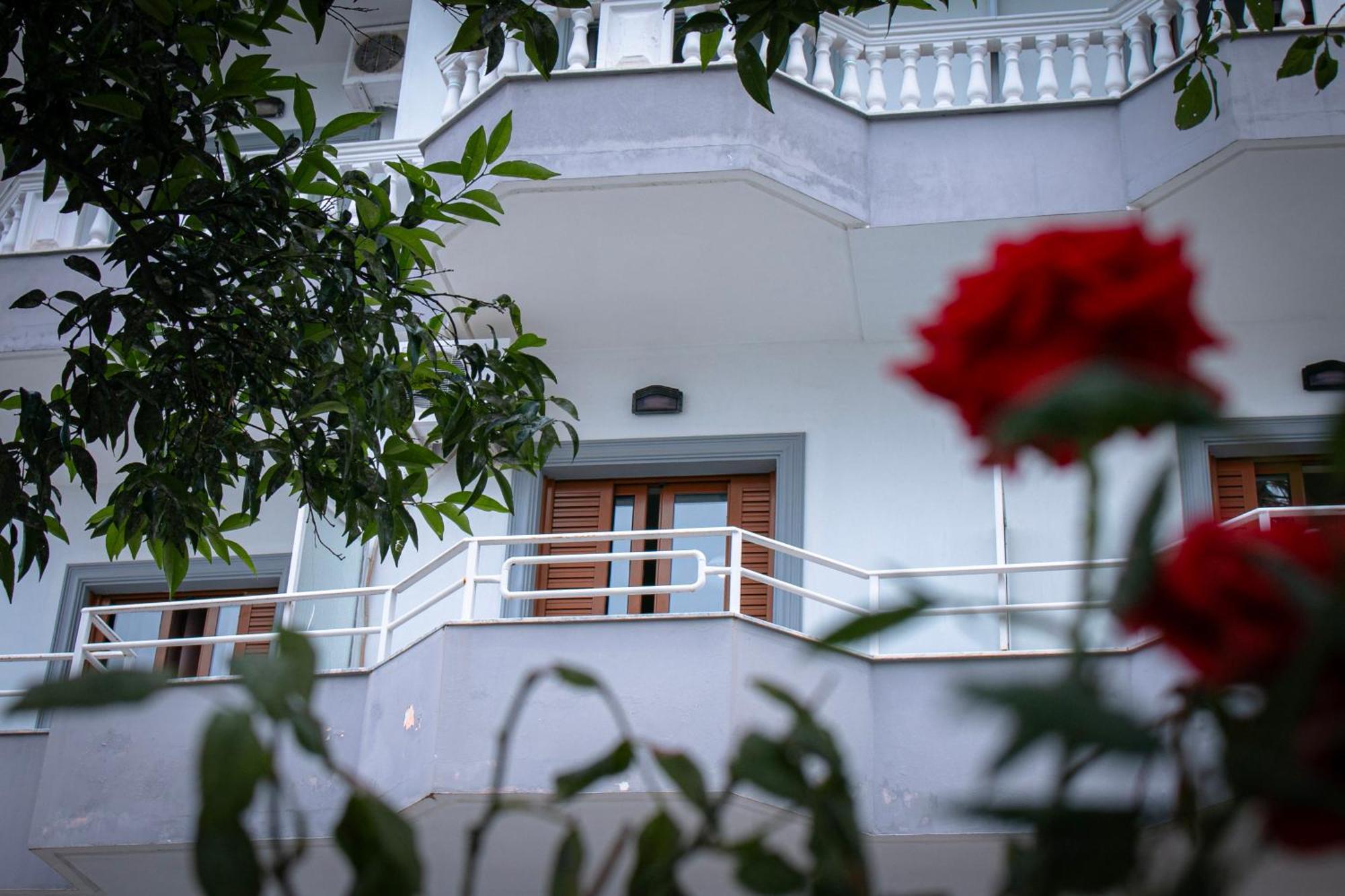 Hotel Fron Sarande Exterior photo