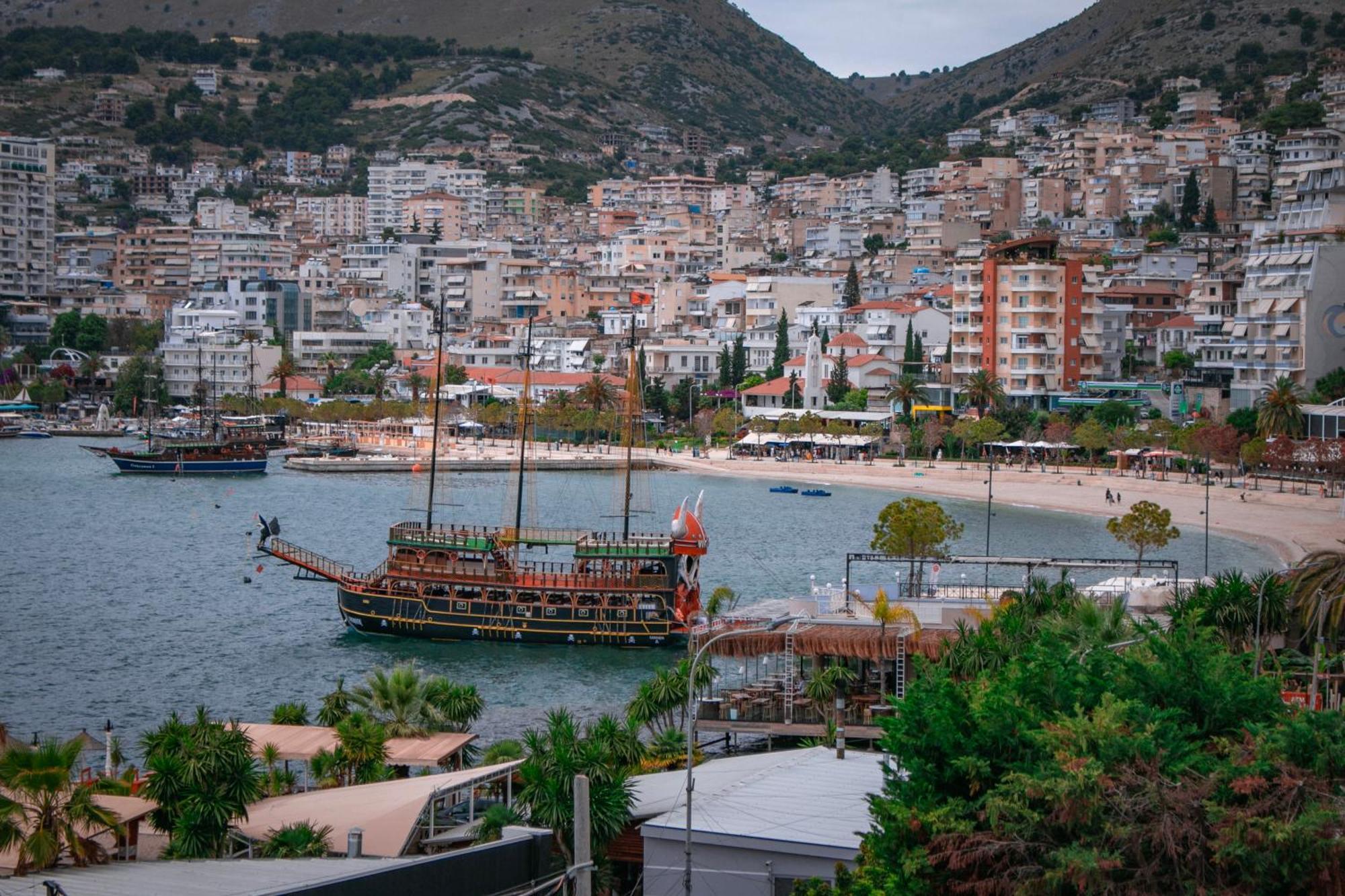 Hotel Fron Sarande Exterior photo